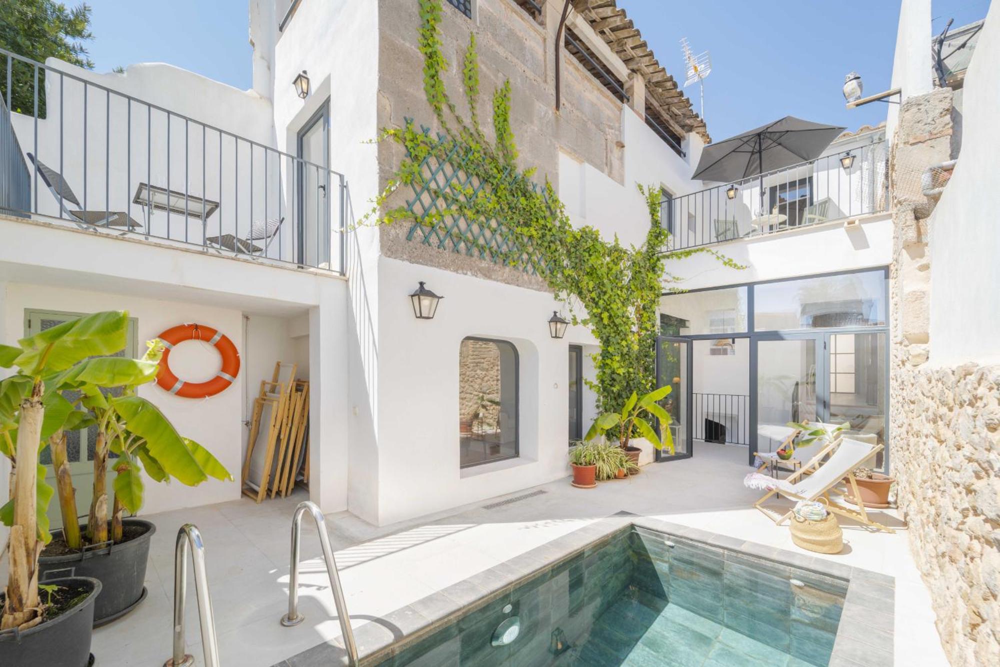 Townhouse Helen House By Homevillas360 * Porreres